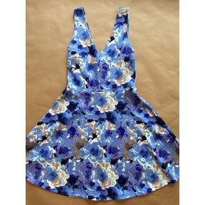 Blue Circle Floral